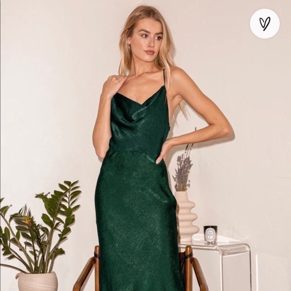 Emerald green maxi backless dress - Picture 3 of 4